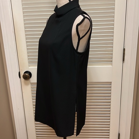Trina Turk Tunic, Sleeveless, Turtleneck in Black, Size 6, EUC - Picture 9 of 17